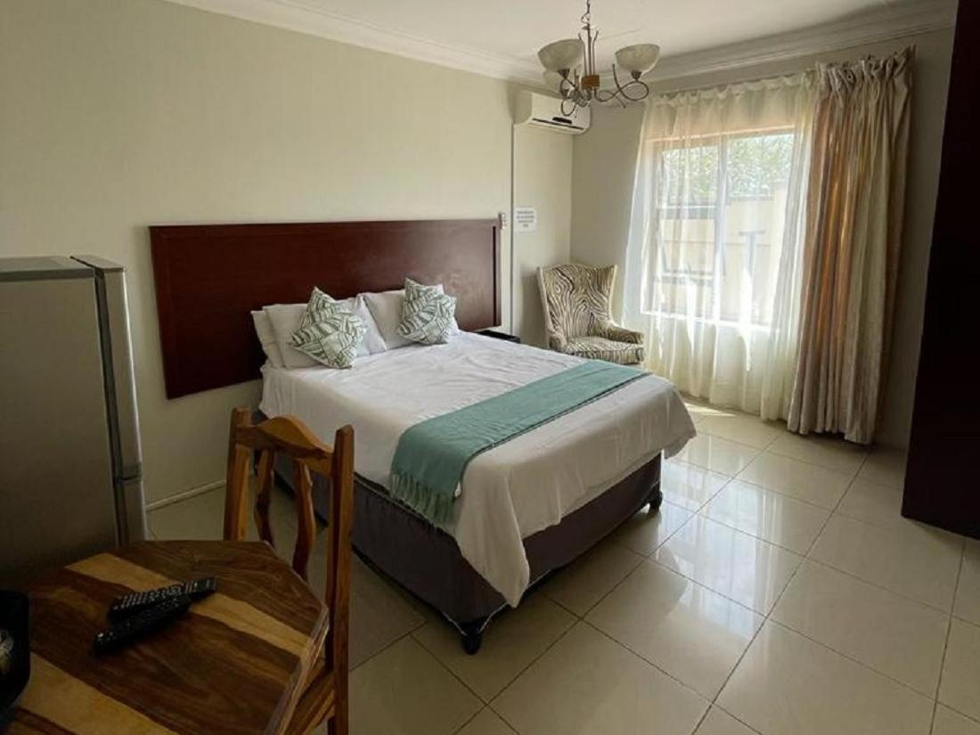Khutsong Guests House Otel Burgersfort Dış mekan fotoğraf