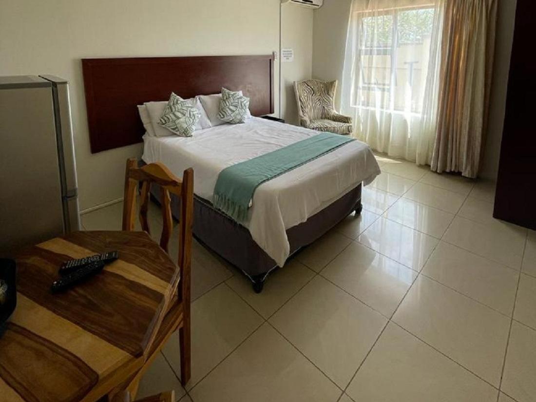 Khutsong Guests House Otel Burgersfort Dış mekan fotoğraf