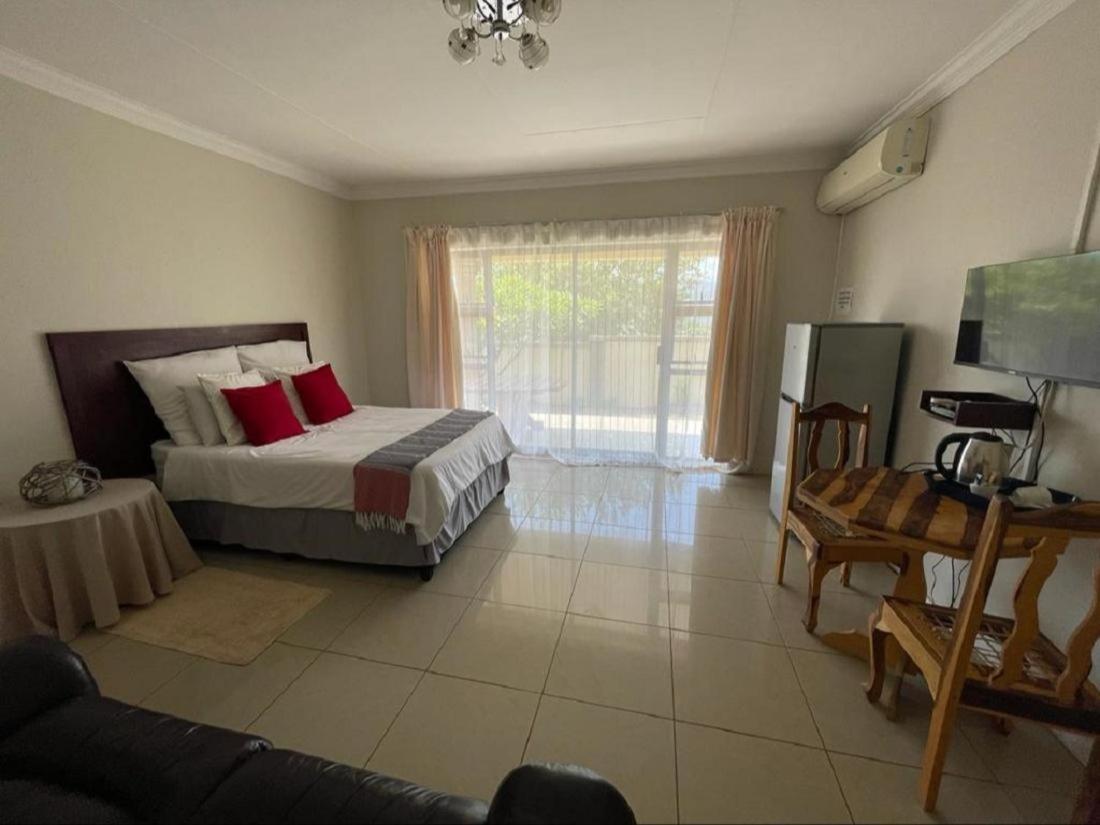 Khutsong Guests House Otel Burgersfort Dış mekan fotoğraf