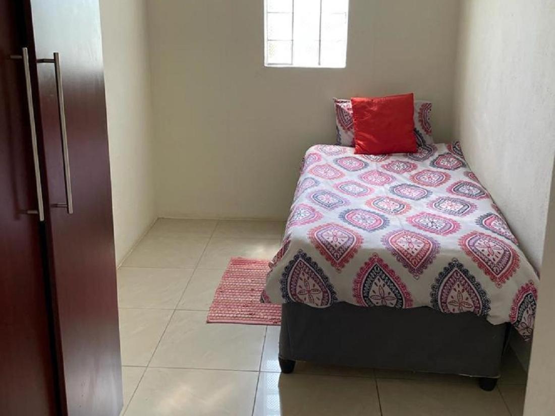 Khutsong Guests House Otel Burgersfort Dış mekan fotoğraf